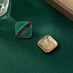 Elegant Square Green Earstuds