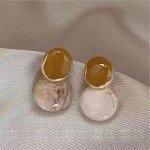 Chic Caramel Earrings