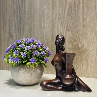 THAI LADY PEN HOLDER